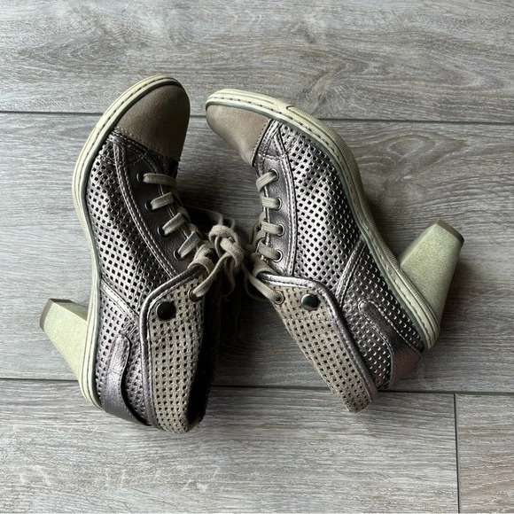 Tamaris  Trend Champagne Perforated Nubuck Leather Fold Over Heeled Sneaker - Picture 9 of 16